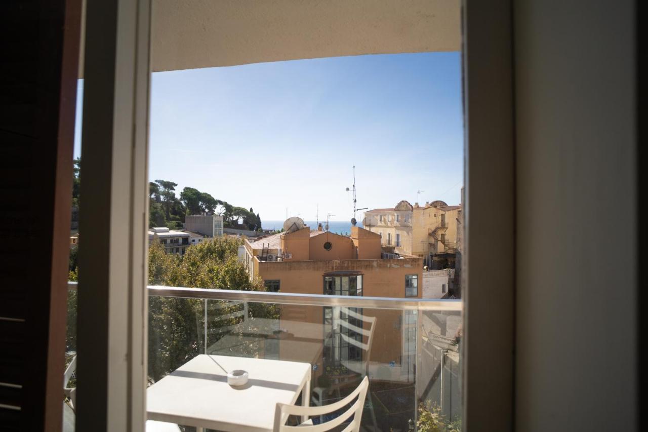 Dynamic Hotels Caldetes Barcelona 칼데스 데스트락 외부 사진